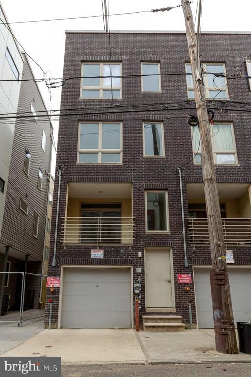 Building Photo - 838 N 15th St