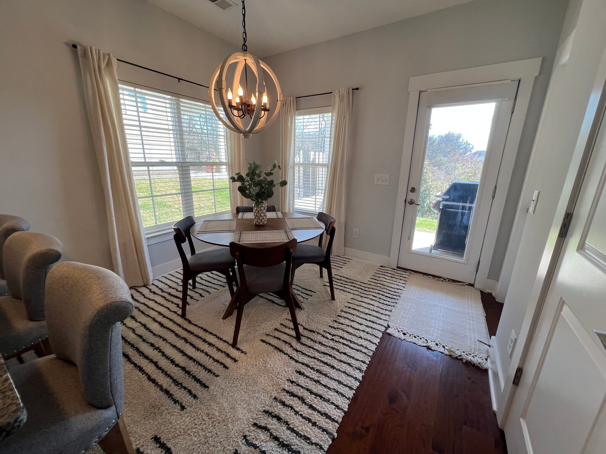 Building Photo - 2028 Gracious Dr