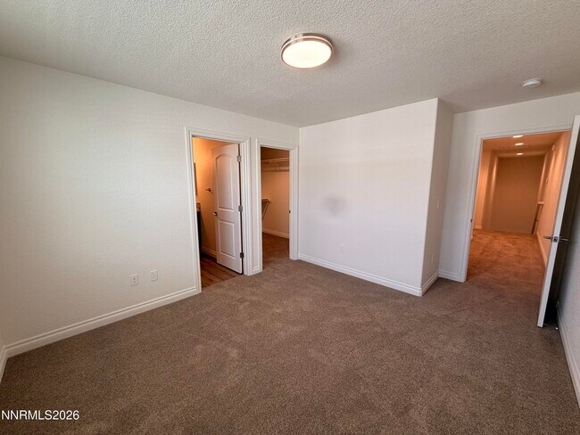 Building Photo - 18659 Village Center Dr