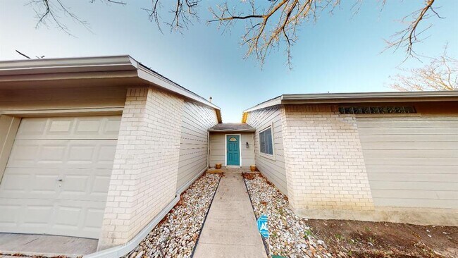 Building Photo - 10214 Missel Thrush Dr