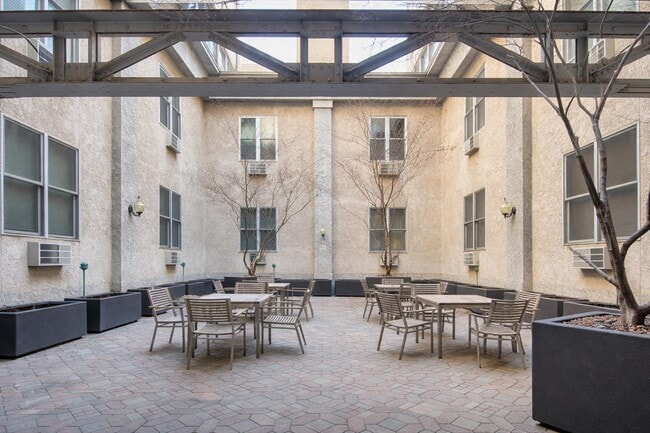 Building Photo - 501 Adams St