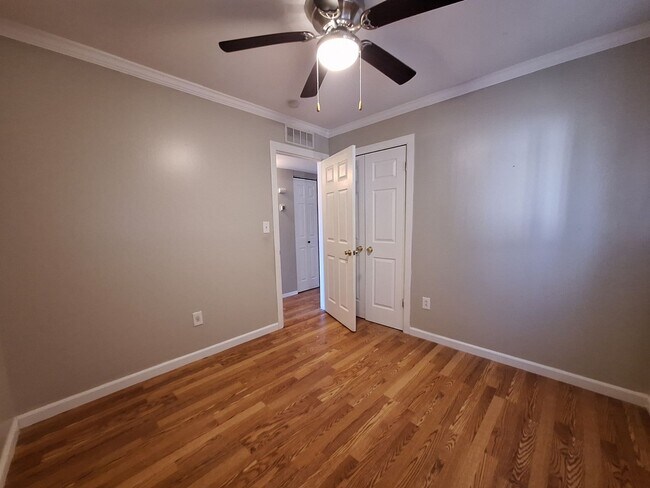 Building Photo - Your next Home!!!  Charming Three Bedroom in Roseville