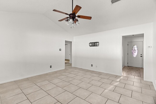 Building Photo - 5000 Buffalo Ave