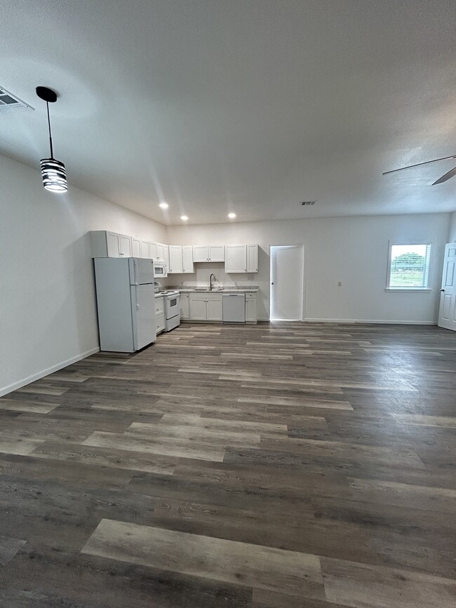 Building Photo - 2529 Cardinal Rd