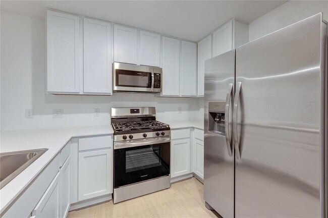 Building Photo - 1610 Birch Wood Dr