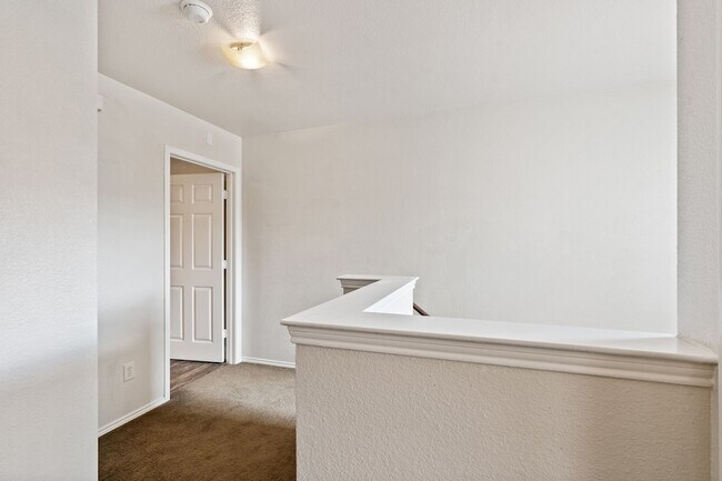 Building Photo - 3906 Pickett Pl Dr