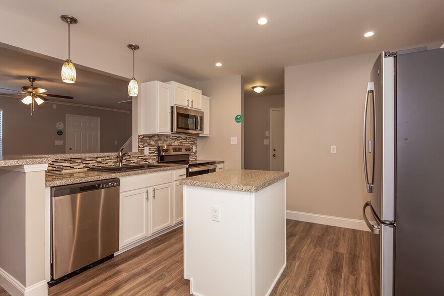 Building Photo - 125 Camforth Dr