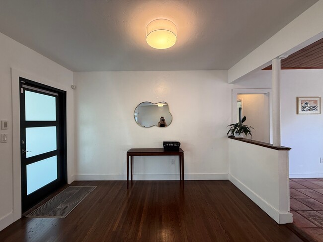 Building Photo - 2728 Kirk St