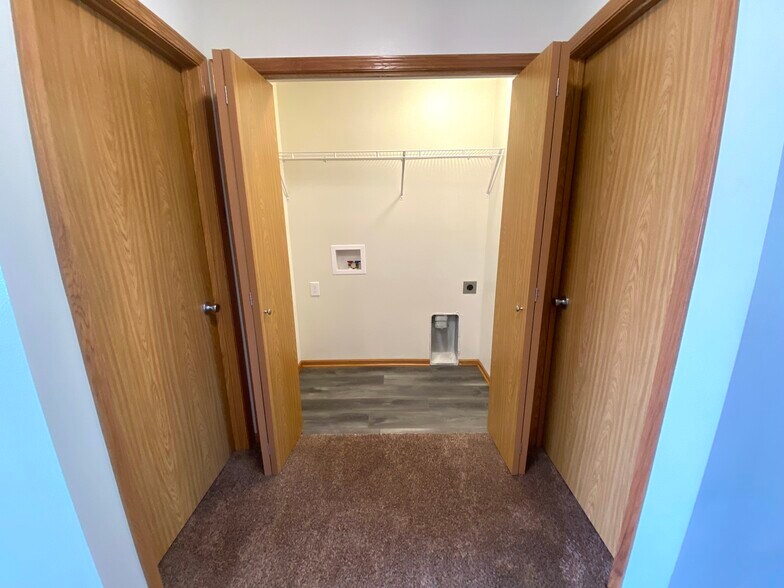 Building Photo - 1720 W Jester Park Dr