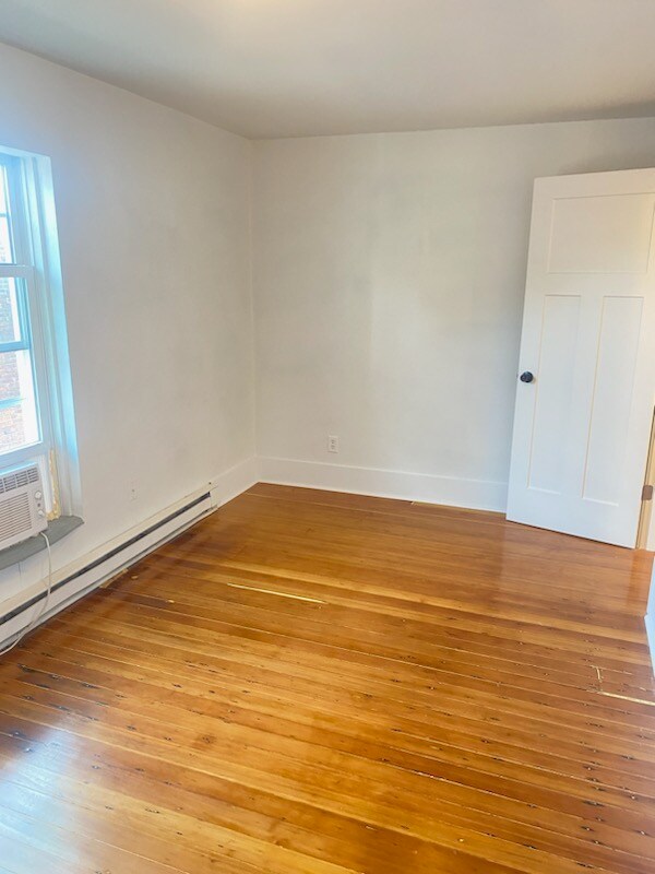 Building Photo - 213 N Water St