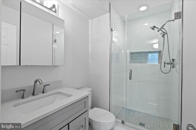 Building Photo - 7845 Brompton St