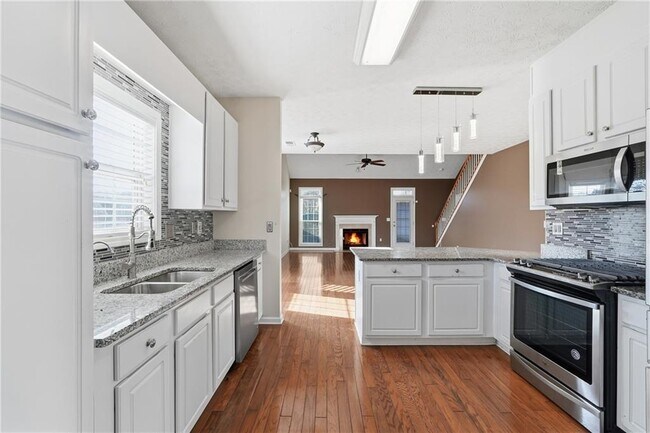 Building Photo - 1402 Edgeley Way