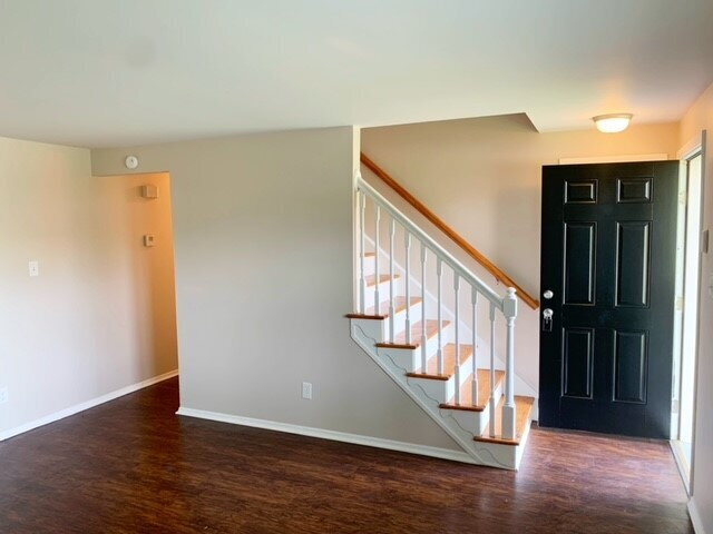 Building Photo - EAST SIDE 4 BR HOME AVAILABLE NOW!