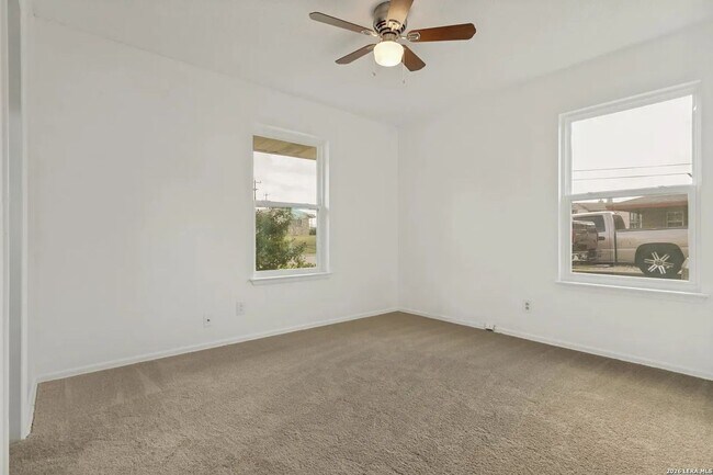 Building Photo - 207 Balboa Dr