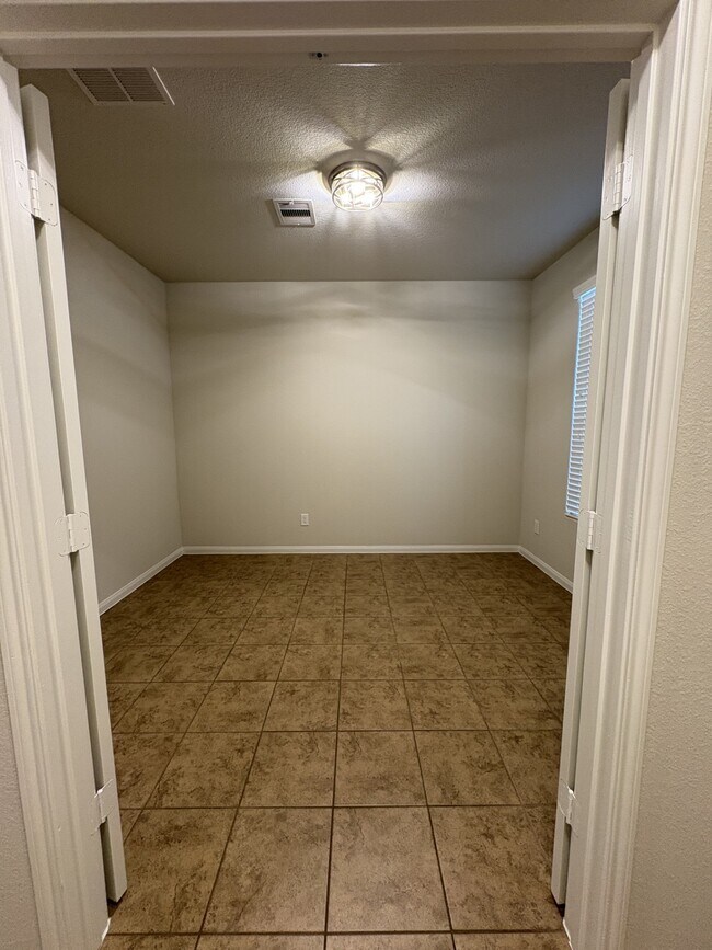 Building Photo - 20115 Bellflower Glen Dr
