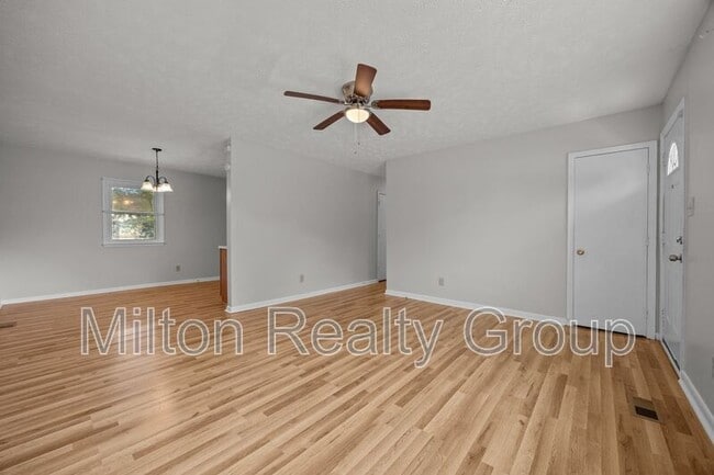 Building Photo - 54 Rolling Springs Dr