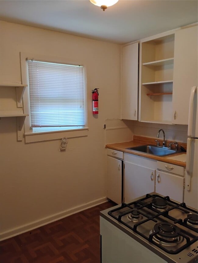 Building Photo - 545 Lindsey St