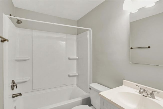 Building Photo - 278 Walnut St