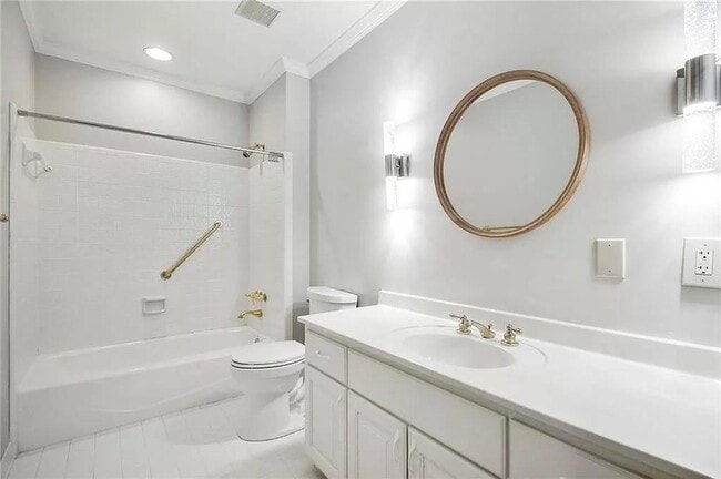 Building Photo - 460 Ivy Park Ln NE