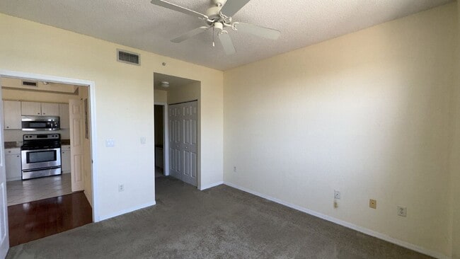 Building Photo - 1801 N Flagler Dr