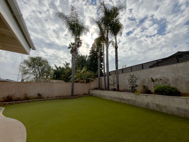 Building Photo - 4504 Moraga Ave