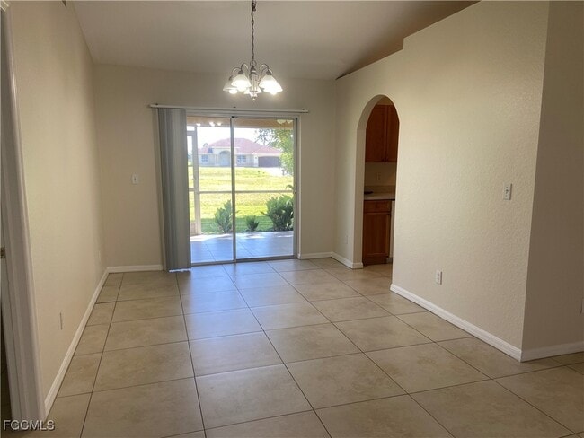 Building Photo - 1301 NE 12th Pl