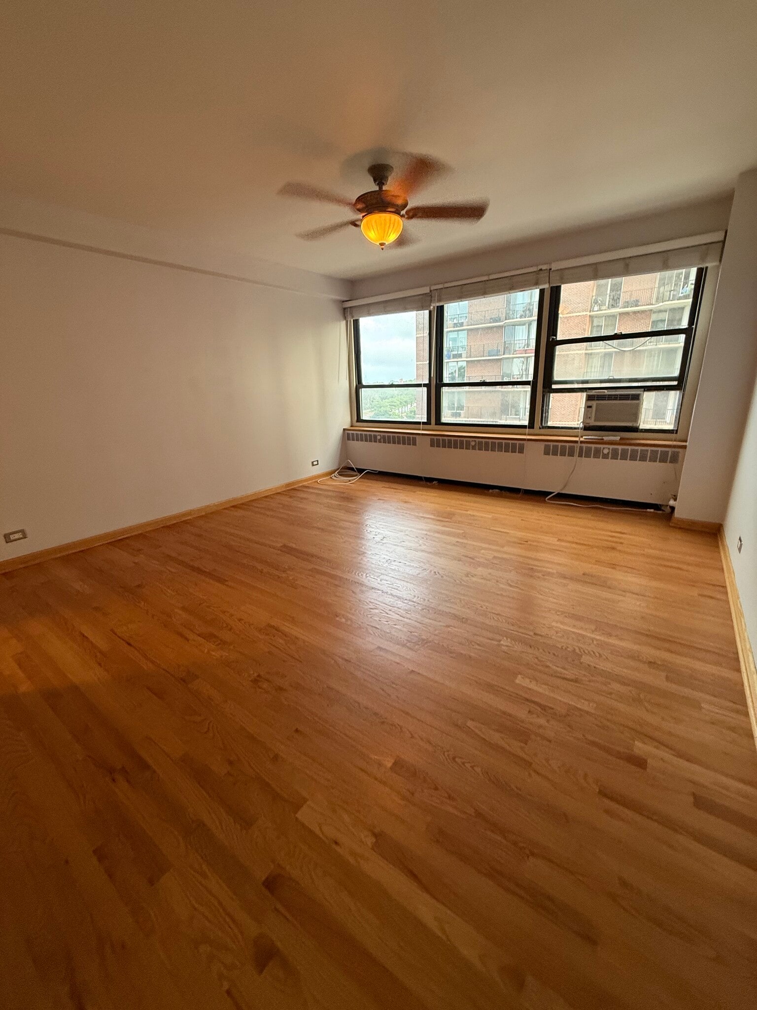 Building Photo - 4230 N Marine Dr
