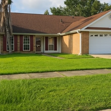 Building Photo - 2709 Foliage Dr