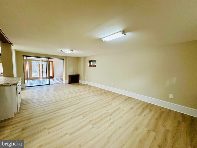 Building Photo - 3007 Oliver St NW