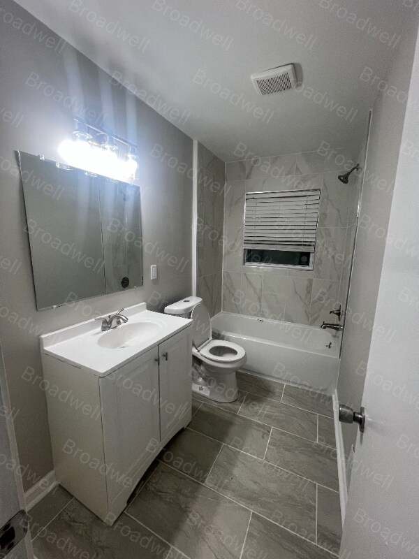 Building Photo - 955 Byron Dr SW