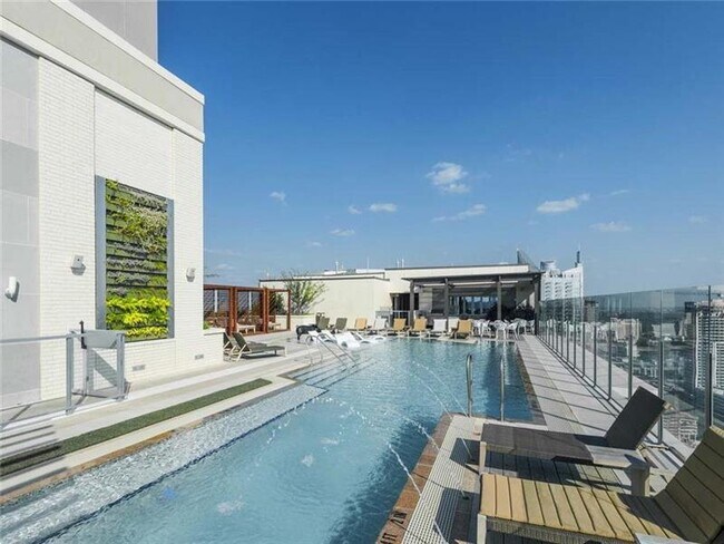 Primary Photo - 312 Bowie St