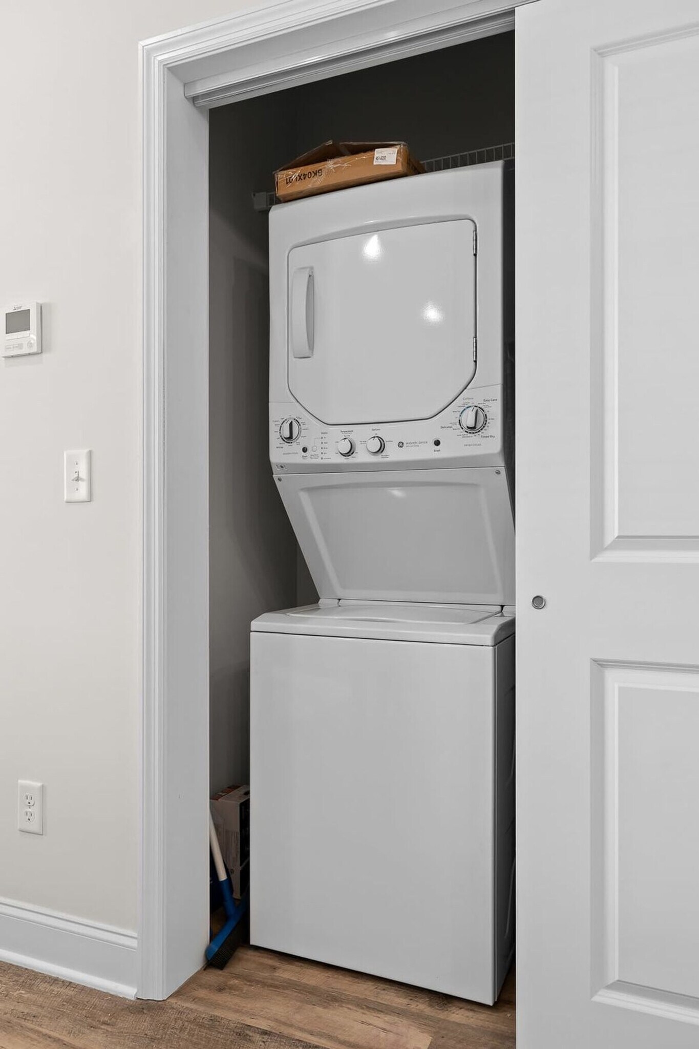 Building Photo - 2318 E Main St