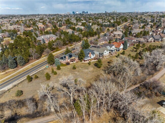 Building Photo - 4212 E Orchard Pl