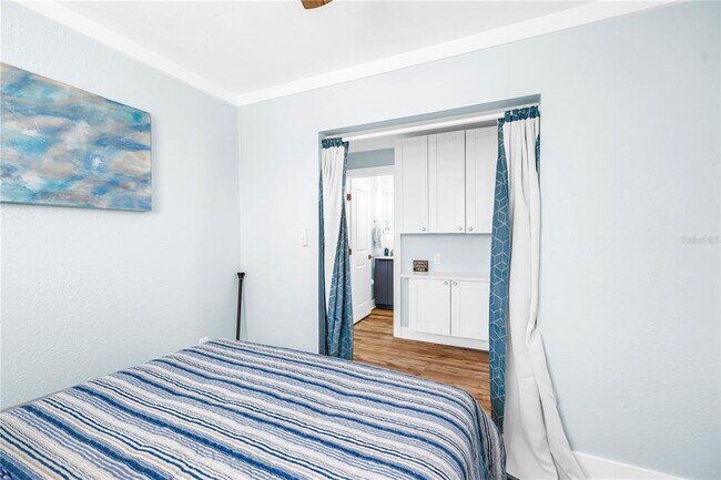 Building Photo - 6892 Gulf Winds Dr