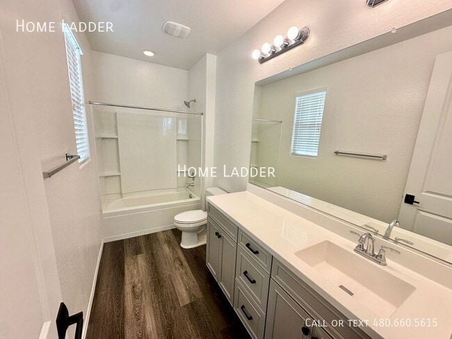 Building Photo - 1714 E Hampton Ln