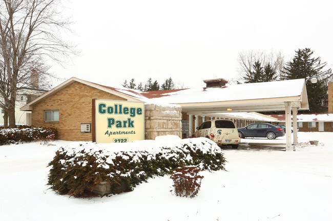 Primary Photo - College Park Apartments