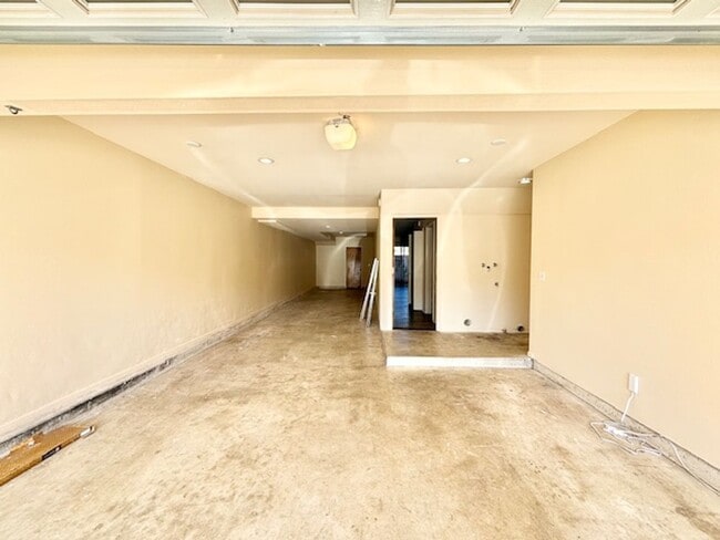 Building Photo - 316 Ocean Dr