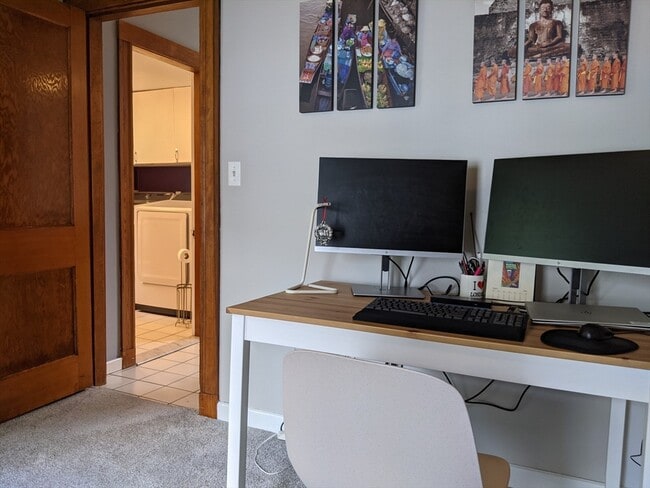 Building Photo - 184 White St