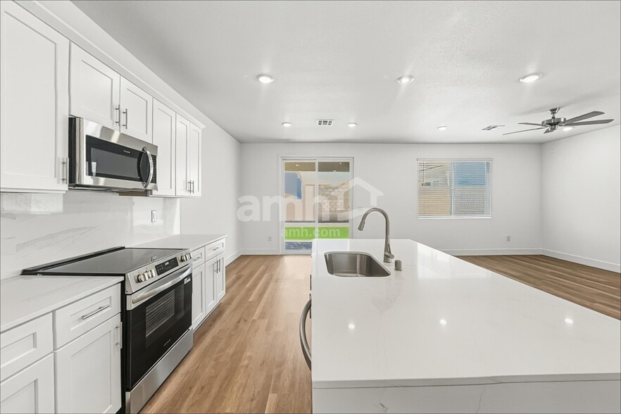 Building Photo - 9474 Aldersyde Dr