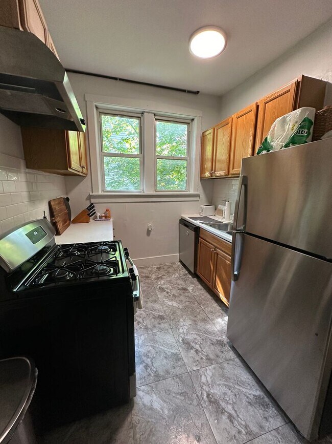 Building Photo - AM-Clifton LLC