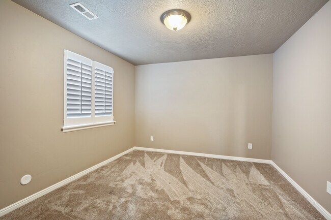 Building Photo - 66 N 205 W