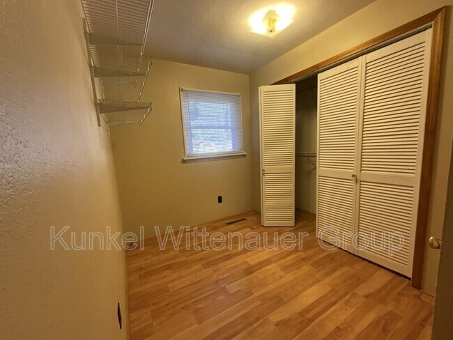 Building Photo - 111 Kassing Ave