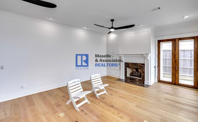 Building Photo - 1418 Windrose Dr