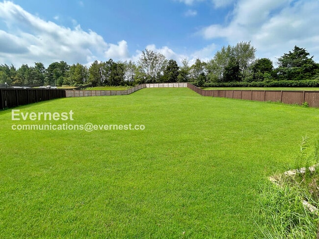 Building Photo - 322 Fenrose Dr