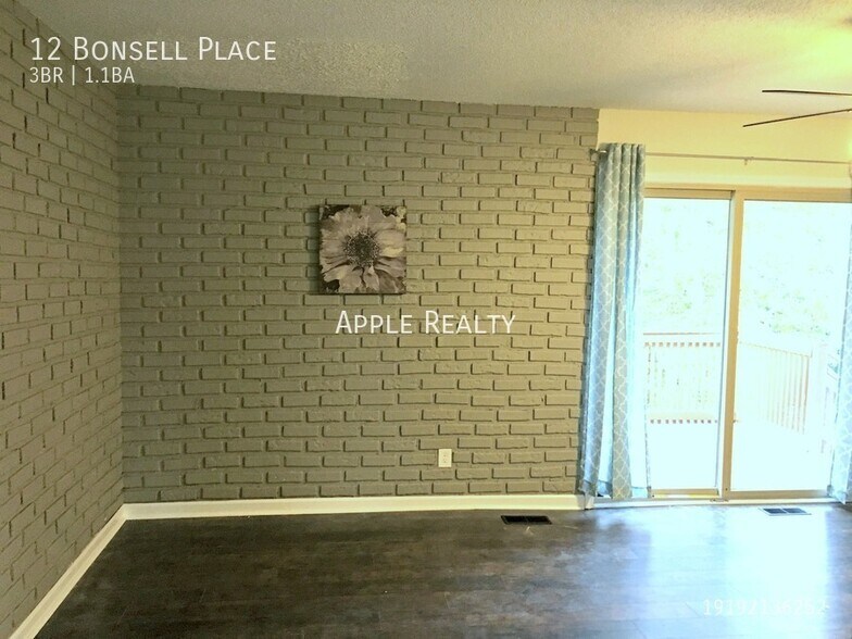 Building Photo - 12 Bonsell Pl