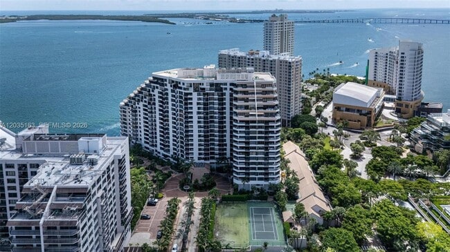 Building Photo - 520 Brickell Key Dr