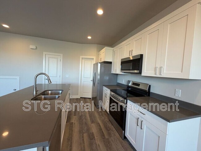 Building Photo - 1098 S 4380 W