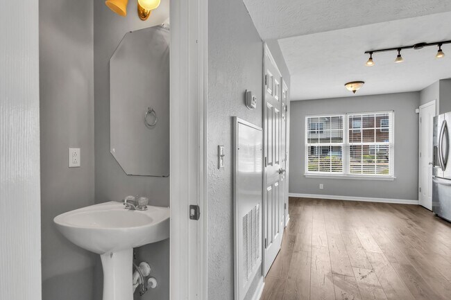 Building Photo - 414 Arapaho Dr