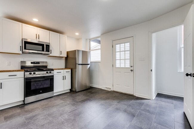 Building Photo - 925 Manton Wy