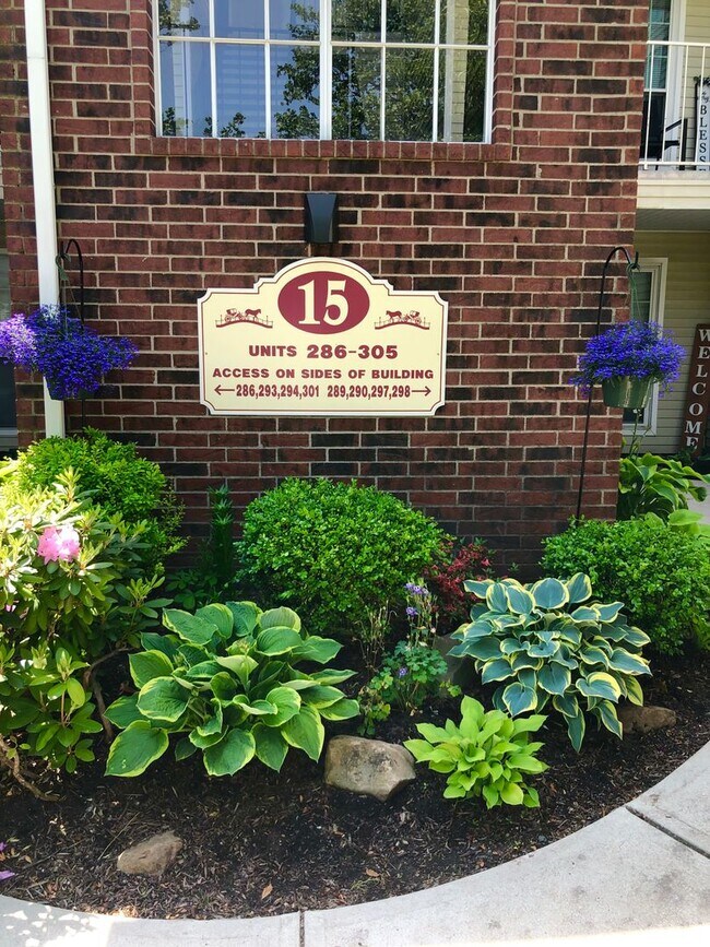 Building Photo - 298 Carriage Crossing Ln